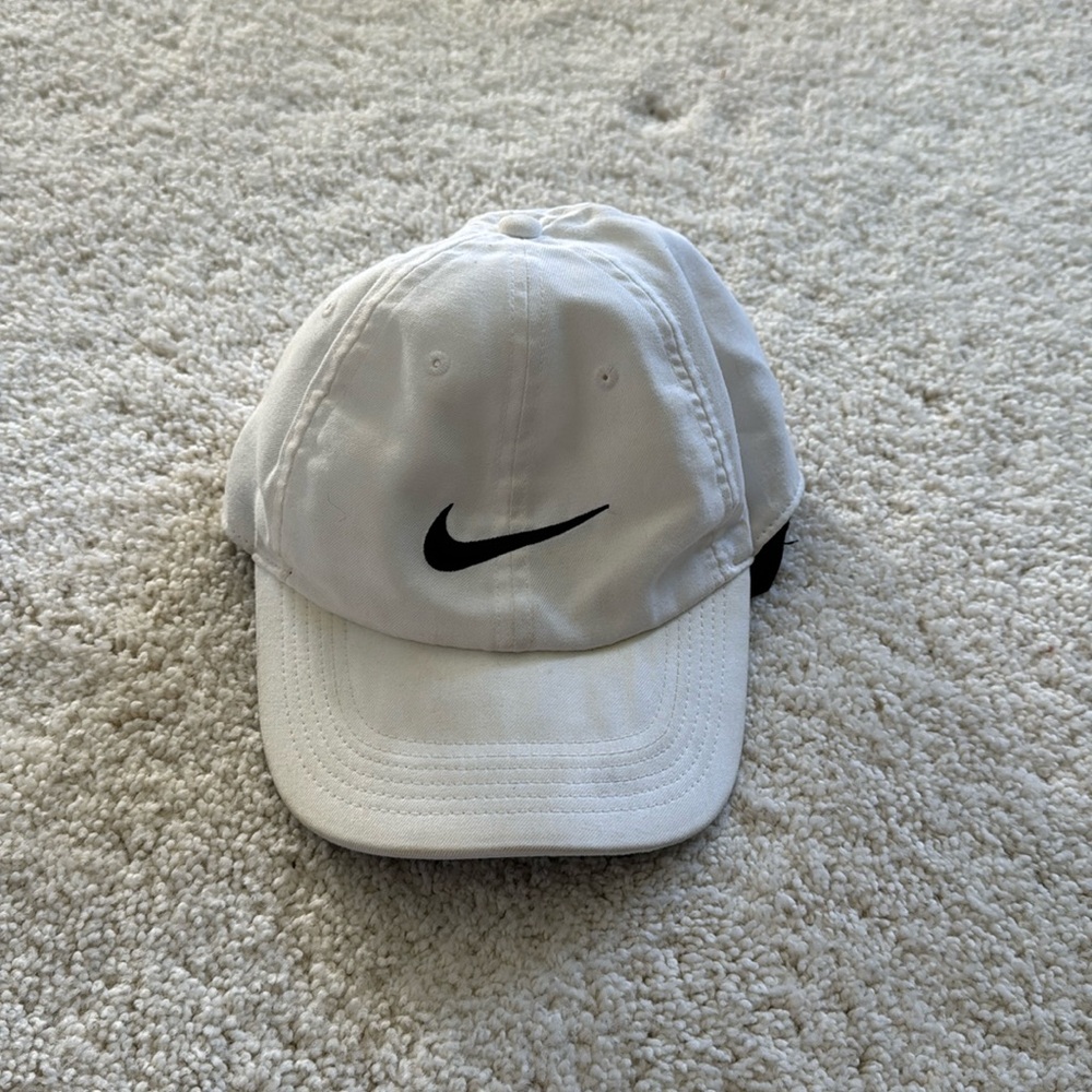Women’s White Nike Hat